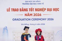 Trường Đại học Kinh tế Đà Nẵng trao bằng tốt nghiệp cho gần 2.500 tân cử nhân