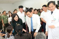 Đưa bệnh viện tuyến cuối đến gần người dân