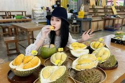 Khách Trung Quốc đổ sang Malaysia đông chưa từng thấy