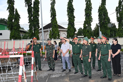 Thượng tướng Lê Quang Minh kiểm tra, động viên lực lượng tìm kiếm, quy tập hài cốt liệt sĩ