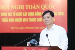 Xây dựng đội ngũ cán bộ các cấp, trọng tâm là cấp chiến lược và cấp cơ sở