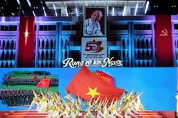 Tối nay 2.7, chương trình nghệ thuật - chính luận 'Rạng rỡ tên Người' kết nối với nhiều điểm cầu