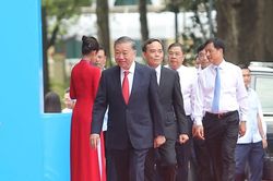 TP. Hồ Chí Minh: 50 năm vinh dự mang tên Bác - Hành trình phát triển và khát vọng tương lai