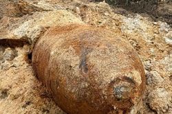 Tạm dừng thi công đường ở Lào Cai vì phát hiện bom nặng nửa tấn
