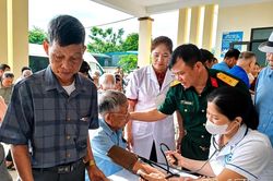 Khám bệnh, cấp thuốc miễn phí cho người có công, thân nhân liệt sĩ, nạn nhân chất độc da cam