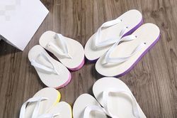 Vì sao gọi là dép Lào?