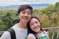 Vợ chồng trẻ Singapore không sống chung sau kết hôn