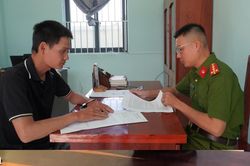 Cướp của người bán vé số