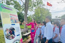 Khai mạc trưng bày triển lãm ảnh 'Di sản văn hóa phi vật thể vùng đất cố đô'