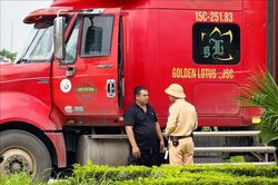 Hà Nội: Kiểm tra, chấn chỉnh tình trạng xe quá tải trên đường Lê Hữu Tựu
