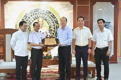 Lãnh đạo tỉnh Cà Mau tiếp Giám mục Giáo phận Cần Thơ