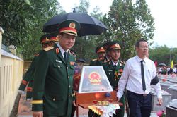Thành phố Đà Nẵng truy điệu, an táng 5 hài cốt liệt sĩ quy tập tại Hang Đá Sập