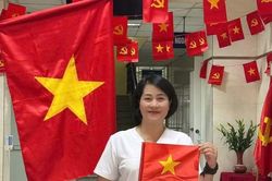 Ép tim cứu người ngừng tuần hoàn ở quán cà phê, nữ điều dưỡng được khen thưởng