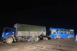Tai nạn giao th&ocirc;ng tr&ecirc;n cao tốc khiến một người tử vong, năm người bị thương