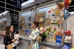 Dấu ấn văn hóa Việt Nam tại Hội chợ Sách Hong Kong (Trung Quốc) lần thứ 36