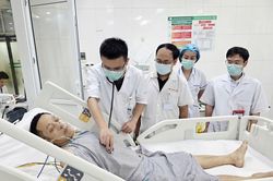 Chi tiết tình cờ từ chuyến đi nước ngoài giúp cứu sống 2 người