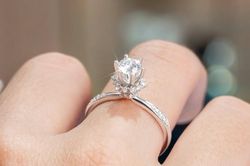 Thực tế mua bán vàng, kim cương ở PNJ sau thông báo chia 5 kỳ trả tiền cho khách