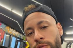 Neymar lại gây chú ý