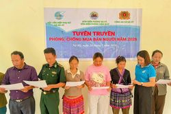 Tuyên truyền phòng, chống mua bán người tới người dân Nà Hỳ