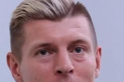 Kroos nói gì về cách Real Madrid mua sắm