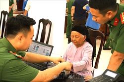 Mở lối hành trình gọi tên 'các vì sao đất nước'