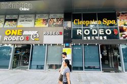 Khánh Hòa chấn chỉnh tình trạng biển hiệu, biển quảng cáo dùng tiếng nước ngoài không đúng quy định