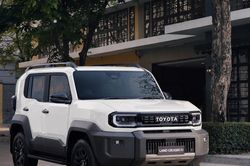 Toyota Land Cruiser FJ hoàn toàn mới chính thức gia nhập thị trường Việt