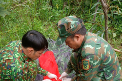 LLVT tỉnh Quảng Ngãi quy tập 2 hài cốt liệt sĩ tại xã Đăk Pék
