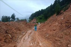 Mưa lớn ở nhiều khu vực - cảnh báo lũ quét, sạt lở ở Sơn La, Tuyên Quang