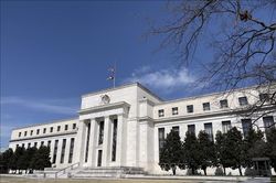 Fed: Không tăng lãi suất là quyết định sai lầm