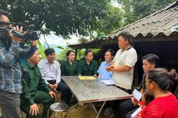 Kịp thời hỗ trợ các gia đình có 3 cháu nhỏ bị lũ cuốn tử vong tại Sơn La