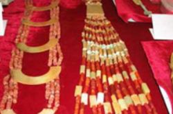 Phát hiện nghĩa địa quý tộc 2.800 năm tuổi chứa hơn 600 cổ vật