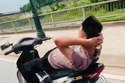 Thái Nguyên: Xử lý nghiêm nam thanh niên buông cả hai tay khi điều khiển xe