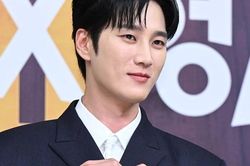 Ahn Bo Hyun bị &aacute;p lực trước 'Đặc vụ Kim' So Ji Sub