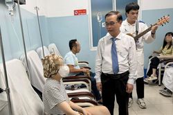 Ước nguyện dự ngày cưới con và hành trình kỳ diệu của bệnh nhân ung thư