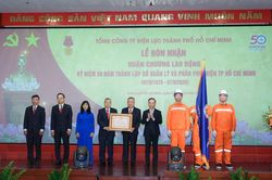 EVNHCMC vinh dự nhận Huân chương Lao động hạng Ba EVNHCMC vinh dự nhận Huân chương Lao động hạng Ba