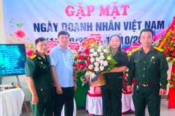 Cựu chiến binh làm kinh tế giỏi, tận tâm với cộng đồng