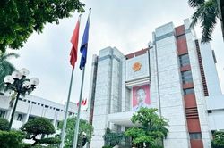 Hà Nội xem xét miễn nhiệm chức vụ Ủy viên UBND thành phố với 11 giám đốc sở, ngành