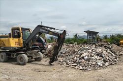 Khởi tố đối tượng đổ trái phép hơn 160 tấn chất thải tại phường Yên Tử