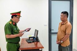 Khởi tố bị can mua tr&aacute;i ph&eacute;p 11 h&oacute;a đơn gi&aacute; trị gia tăng