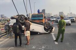 Bảo đảm lưu thông an toàn sau vụ va chạm liên hoàn trên cầu Nhật Tân