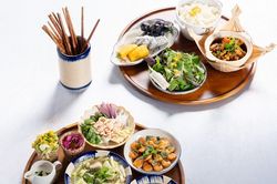 Khoác 'áo mới' lên món ăn dân dã miền Tây, đầu bếp Top Chef khiến giám khảo thốt lên 'đã cái nư'
