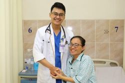 Đau bụng mỗi kỳ kinh, phát hiện lạc nội mạc tử cung xâm lấn trực tràng