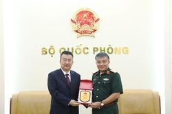 ​Thượng tướng Nguyễn Văn Hiền tiếp Thứ trưởng Bộ C&ocirc;ng an Trung Quốc L&atilde; Vũ Kh&acirc;m
