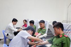Hơn 800 cán bộ, chiến sĩ Công an Đà Nẵng tham gia Ngày hội hiến máu 'Giọt hồng người chiến sĩ'