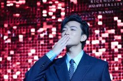 SOOBIN biểu diễn tại Nhà hát Hồ Gươm cùng hai nghệ sỹ từng giành giải Grammy