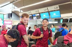 ĐT Việt Nam hân hoan về nước sau chiến thắng Thái Lan, chờ nâng cúp AFF Cup ở Mỹ Đình