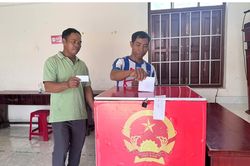 Cử tri xã Khánh Vĩnh, Bắc Khánh Vĩnh tham gia bỏ phiếu bầu trưởng thôn đạt tỷ lệ cao