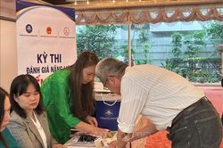 Thúc đẩy quảng bá tiếng Việt qua kỳ thi trên máy tính tại Osaka