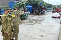 Ảnh hưởng bão số 4: Mưa lớn khiến nhiều tuyến phố tại Hải Phòng ngập nặng